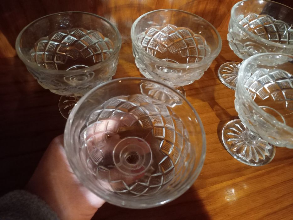 5 Vintage Glass Cups435433189284270082