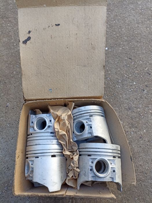 Продам комплект поршней новые 79,4 размер на ВАЗ 2105 без пальцев.: 550 ...