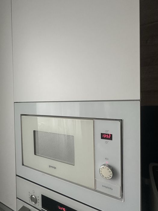 Вбудована мікрохвильова піч Gorenje BM6240SY2W на запчастини