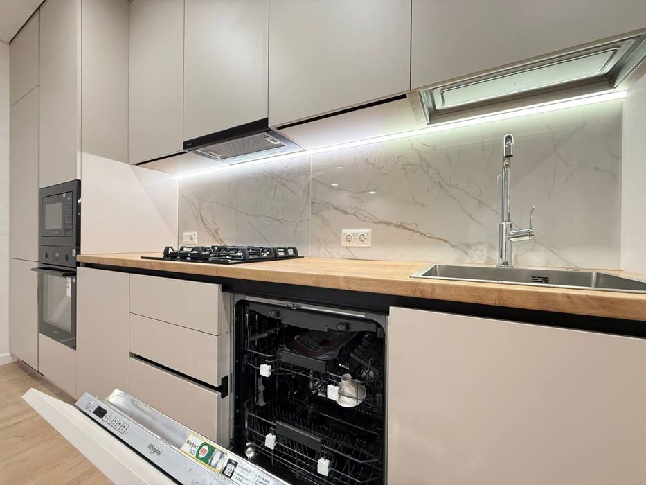 Велика 1-кімнатна в ЖК «На Щасливому». 49 м2. Вул. Студенська 32 !!!