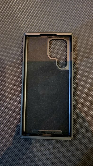 Capa original Quad lock para S22 Ultra.