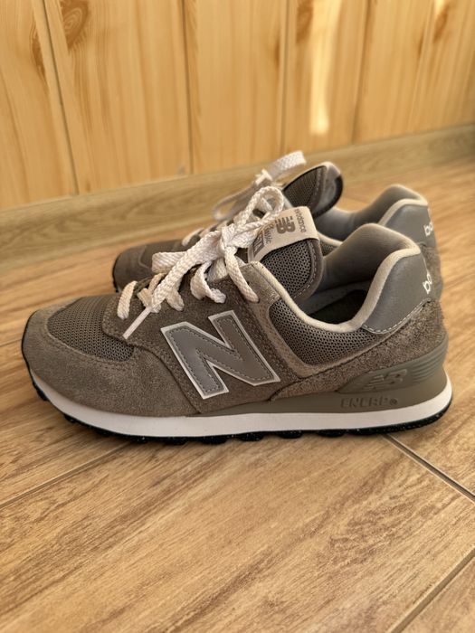 Продам New Balance  574 б/у в ідеальному стані