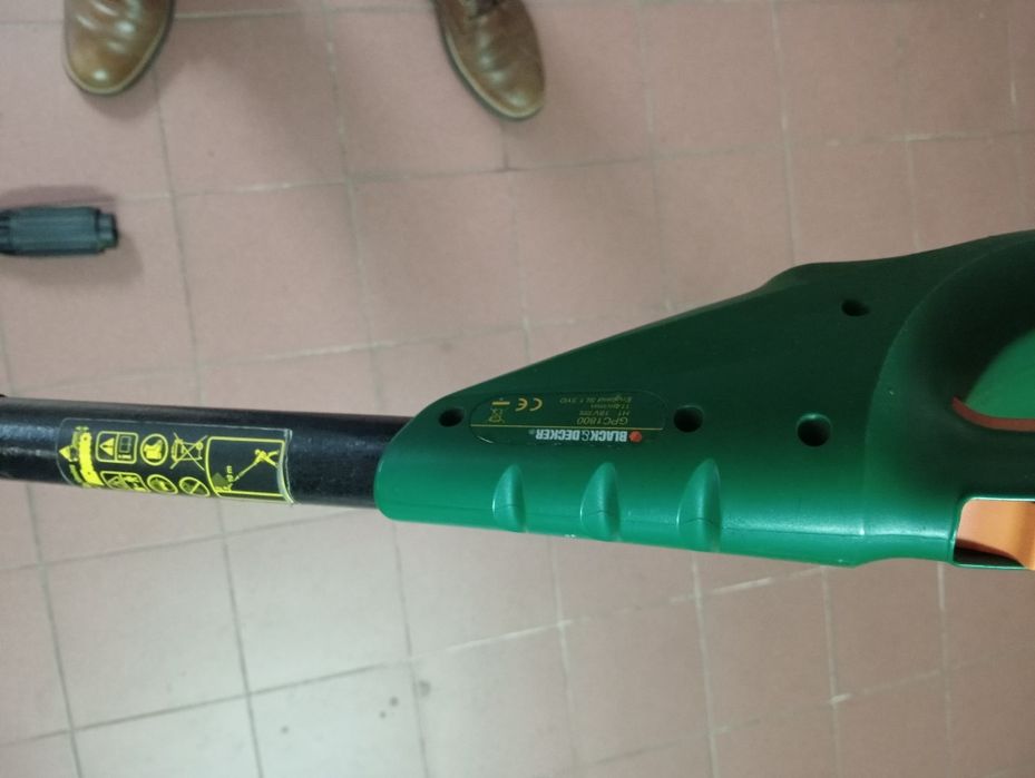 Corta sebes black & decker - gpc 1800 18v