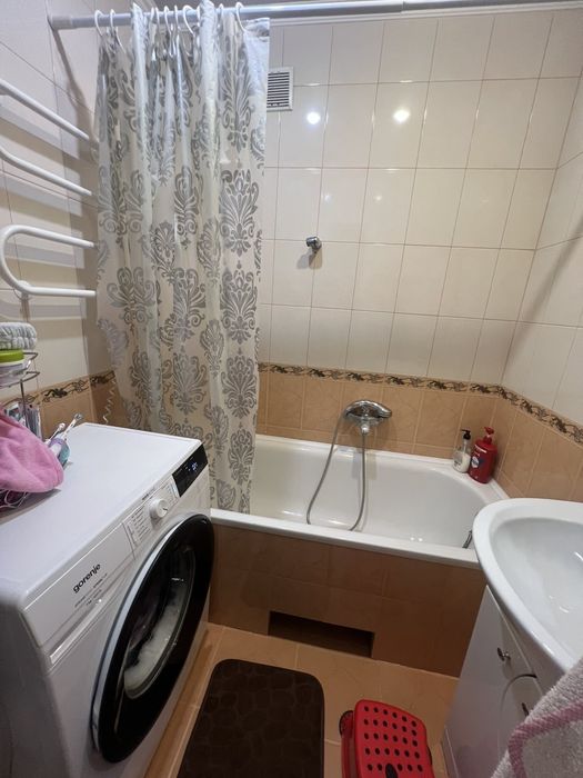 Продаж 4х кімнатної квартири в районі 8-9 школи