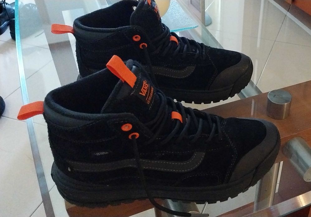 Botas da marca Vans práticamente novas