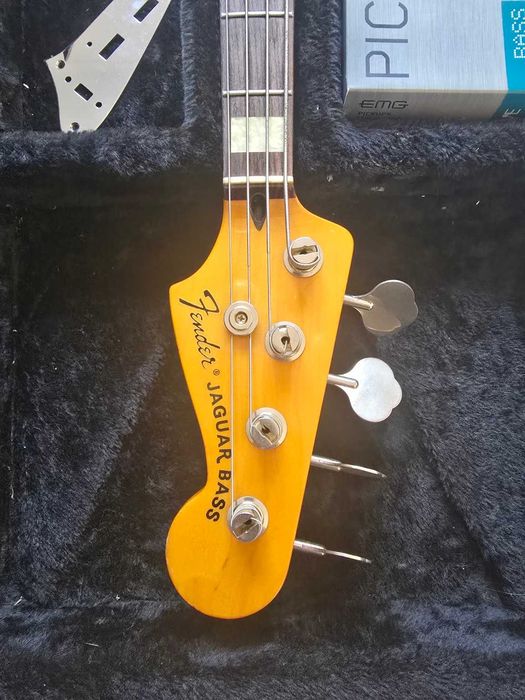 Fender Jaguar Bass MIJ 2007/08 + EMG JX + Hard Case (modificado)