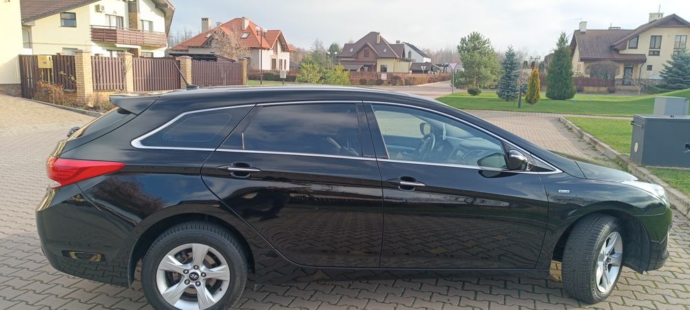 Хендай І40 2013  1.7 дизель механічна коробка передач