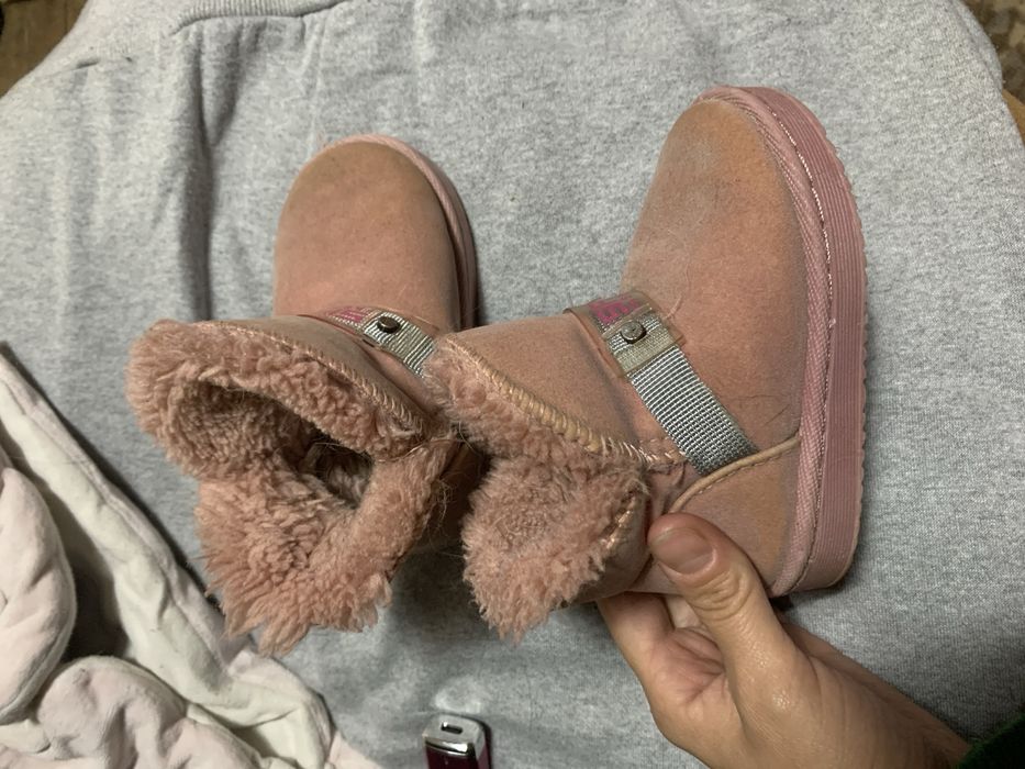 Віддам  велику коробку одягу жля дівчинки