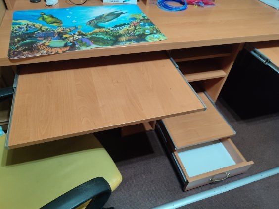 Biurko dwustanowiskowe + krzesła