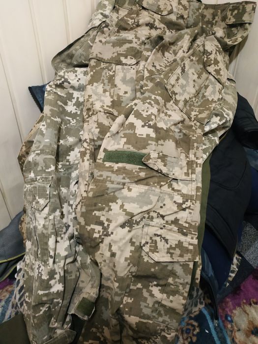 Рукавиці перчатки піксель воє'ні нові гарний стан є три пари