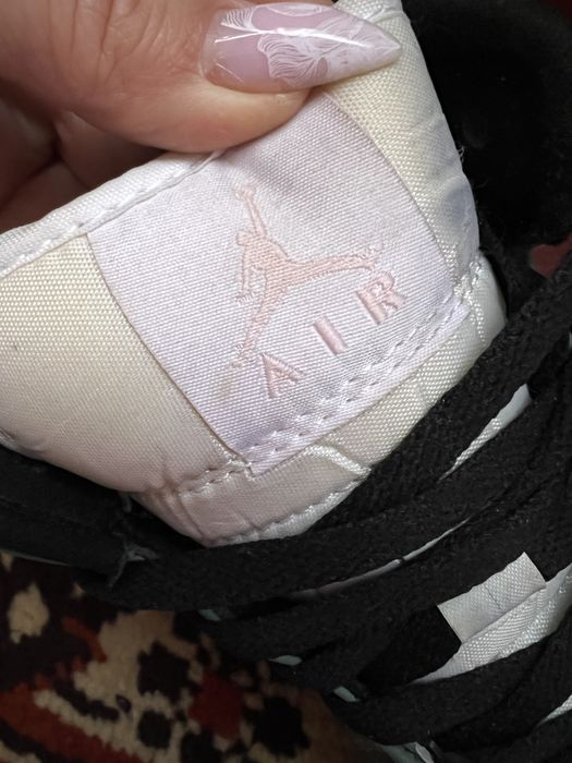 Женские кроссовки