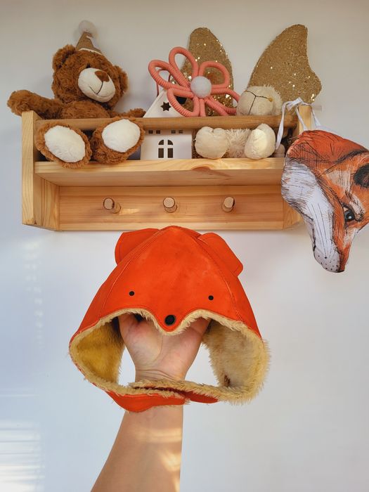 Шапка з натуральної шкіри від бренду Donsje