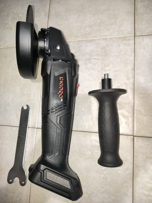 Болгарка акумуляторна Dnipro M 200 BC Ultra.