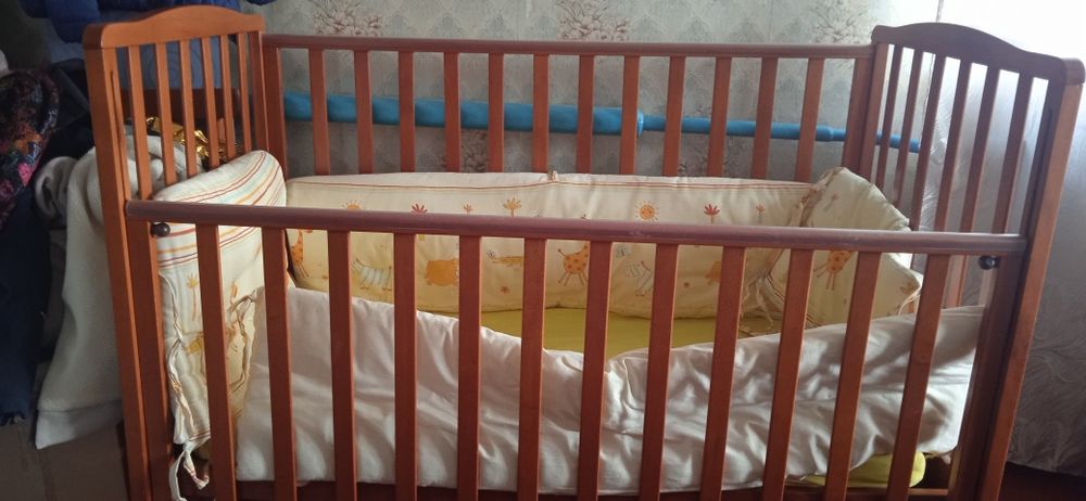 Продам дитяче ліжечко 0-3 роки