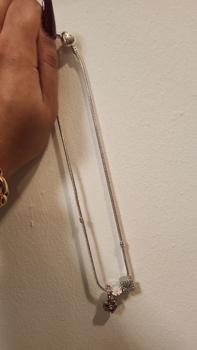 Pulseiras, malas , cachecol