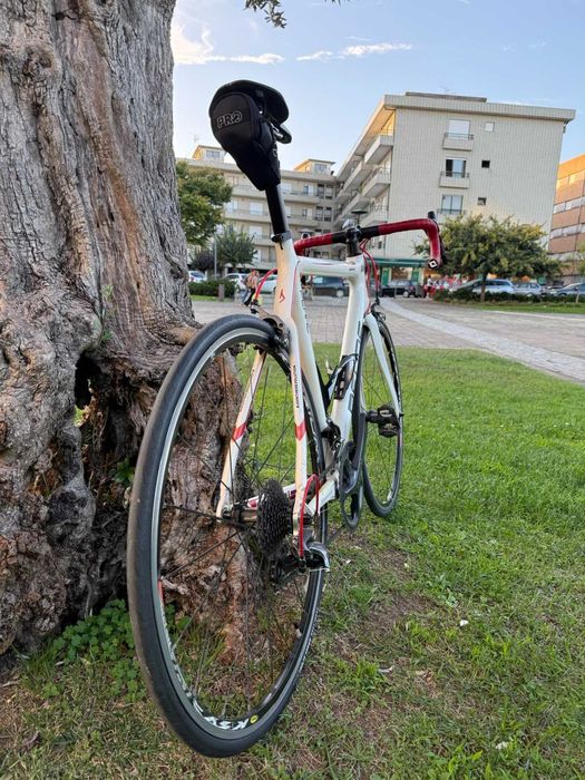 Bicicleta de estrada Beone carbono – Shimano Ultegra – Tamanho L – 8 kg