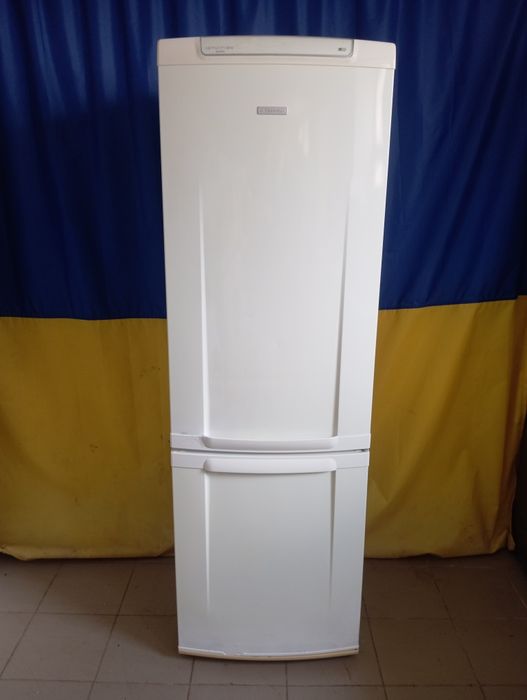 Холодильник Электролюкс ERB 36003W