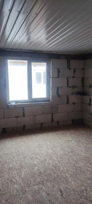 Продається двоповерховий гараж у Святопетрівському