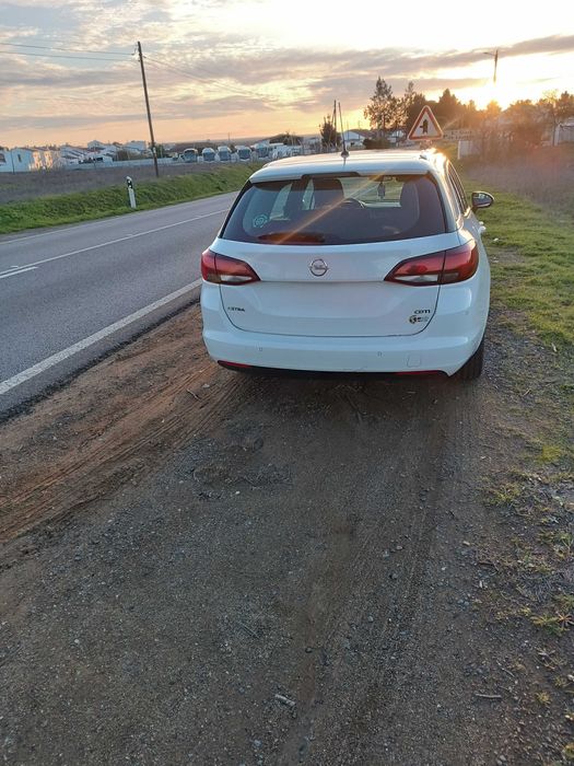Opel Astra K 1.6 sporttourrer de 2016