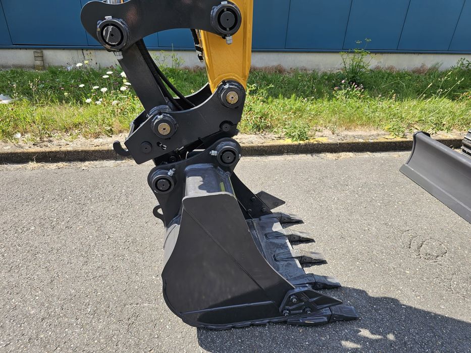 Mini escavadora giratória 6T (2026)