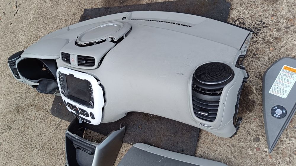 Консоль торпеда Kia Soul EV 2017р 97350-b2100