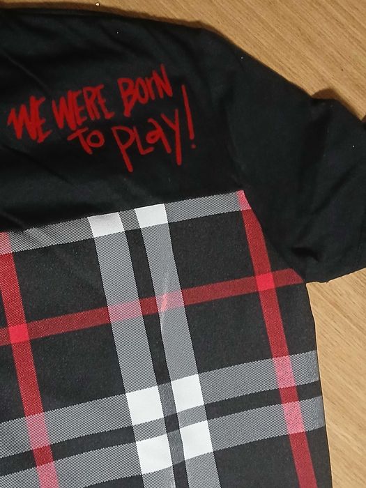 T shirt Disney da Minnie com fundo preto e costas xadrez