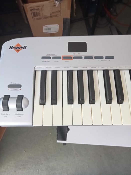 Teclado Controlador M-AUDIO  Oxigen 61