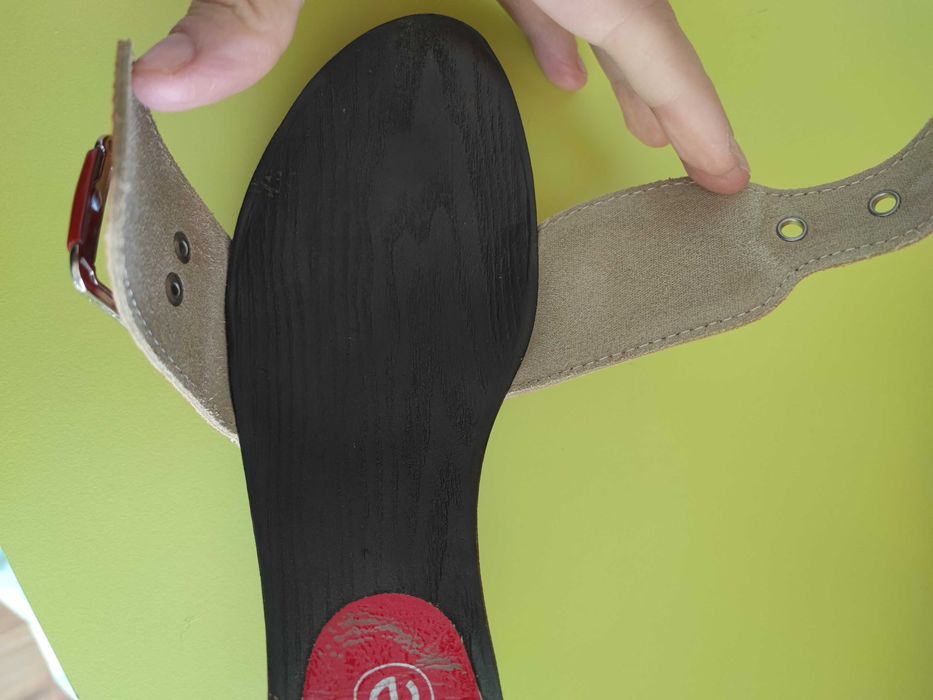 Klapki chodaki koturna