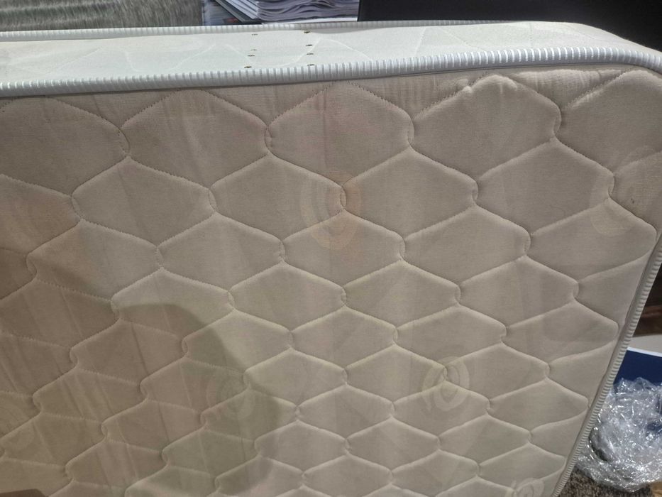 Cama completa com colchão solteiro