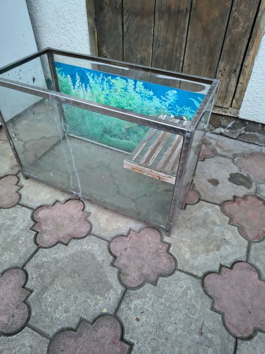 Продам акваріум тераріум.