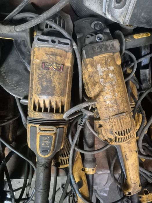 КУТОВА шліфувальна машина(болгарка 180 мм) DeWalt DWE4579