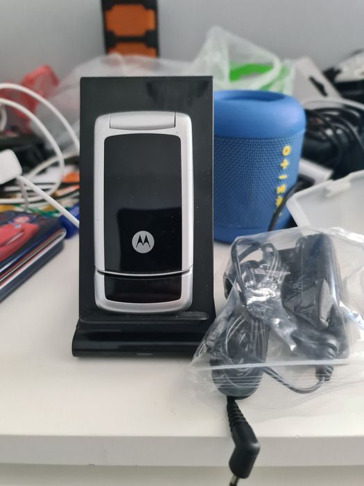 Motorolą W220 kompletny z ładowarką