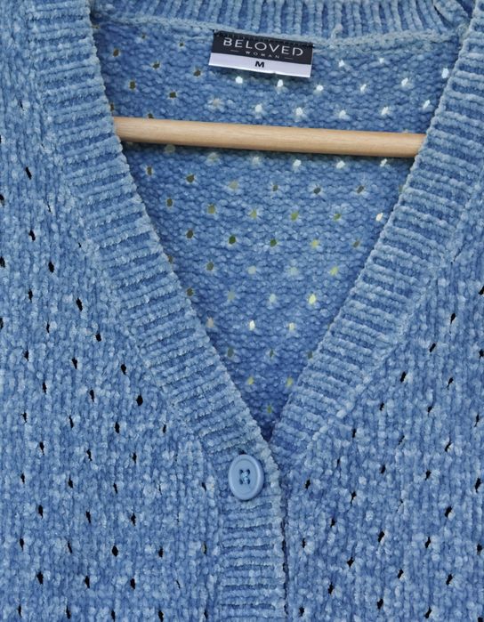 Niebieski ażurowy sweter zapinany na guziki 38 M