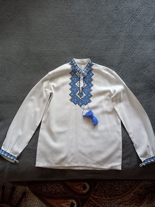 Продам вишиванку на хлопчика