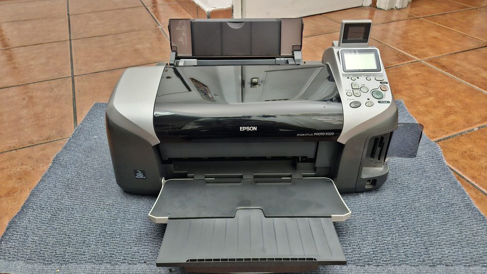 Impressora jato tinta epson modelo  stylus photo r320