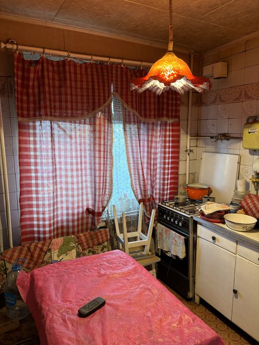 Продается 3 комнатная, центр. С гаражом. Славянск