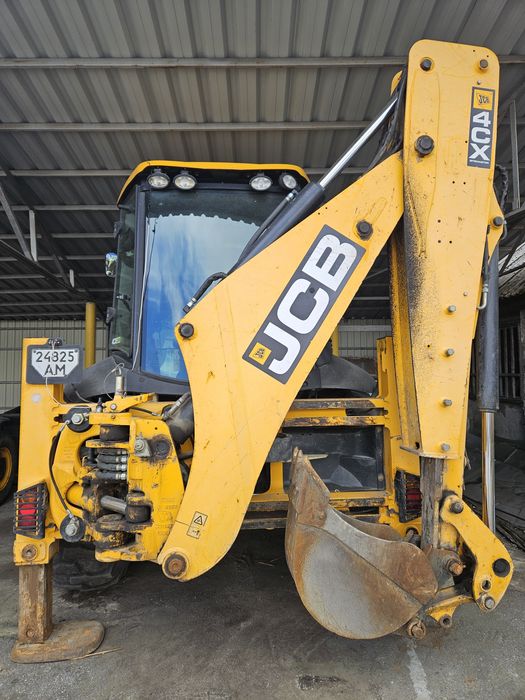Продаємо JCB 4 CX