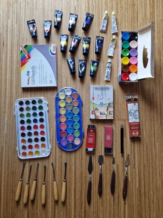 Farby, olówk, pastele i narzędzia