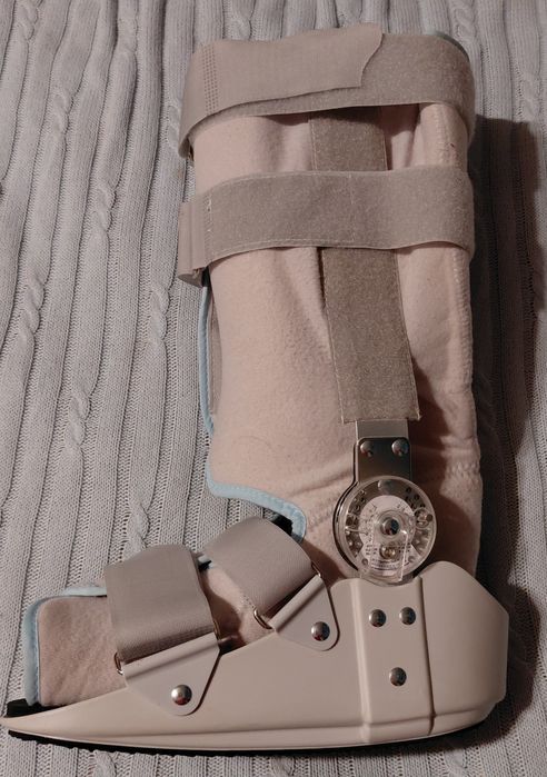 Qmed Silver line specjalistyczna orteza stopowo-goleniowa M