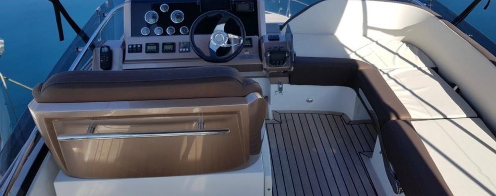Яхта Галеон 385 Флайбридж