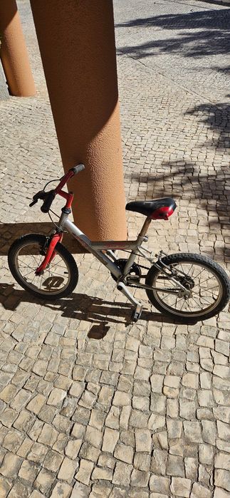 3 Bicicletas de criança