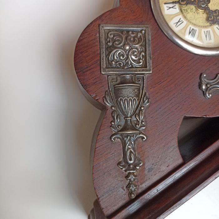 Relógio de mesa Art Deco com aplicações