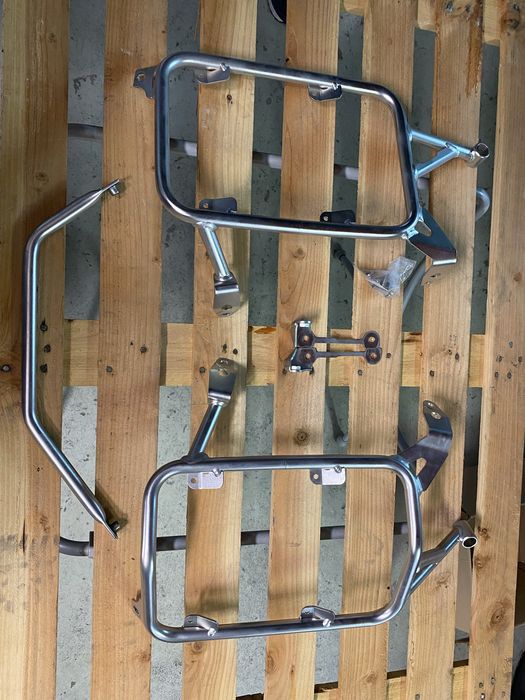 BMW R 1250 GS Adventure 2021-2024 (R1250GSA) Suportes malas laterais como novos