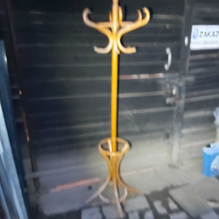 Wieszak stojący drewniany - dostawa Świdnica