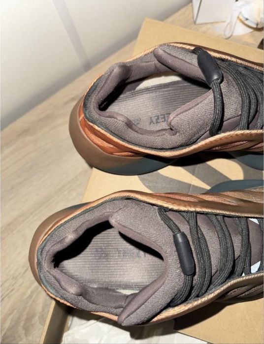 Yeezy 700 v3 кроссовки оригинал, с farfetch
