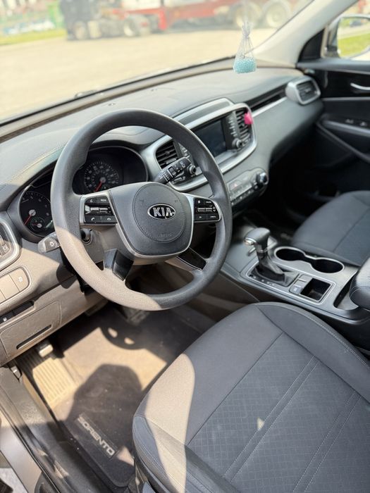 Kia sorento 2019 7 місць