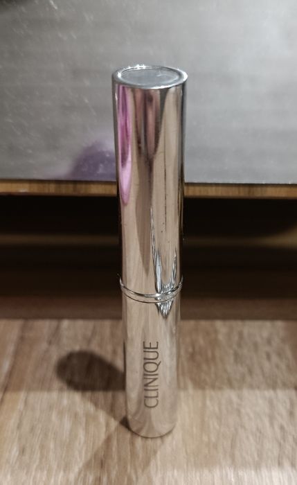 Коректор консилер Clinique