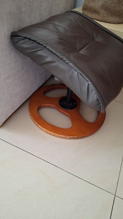 Podnóżek do biura pufa