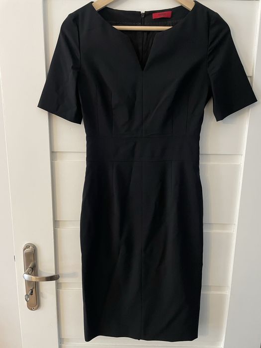 Mała czarna sukienka Hugo Boss