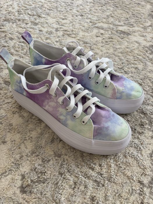 Продам кеди(нові)